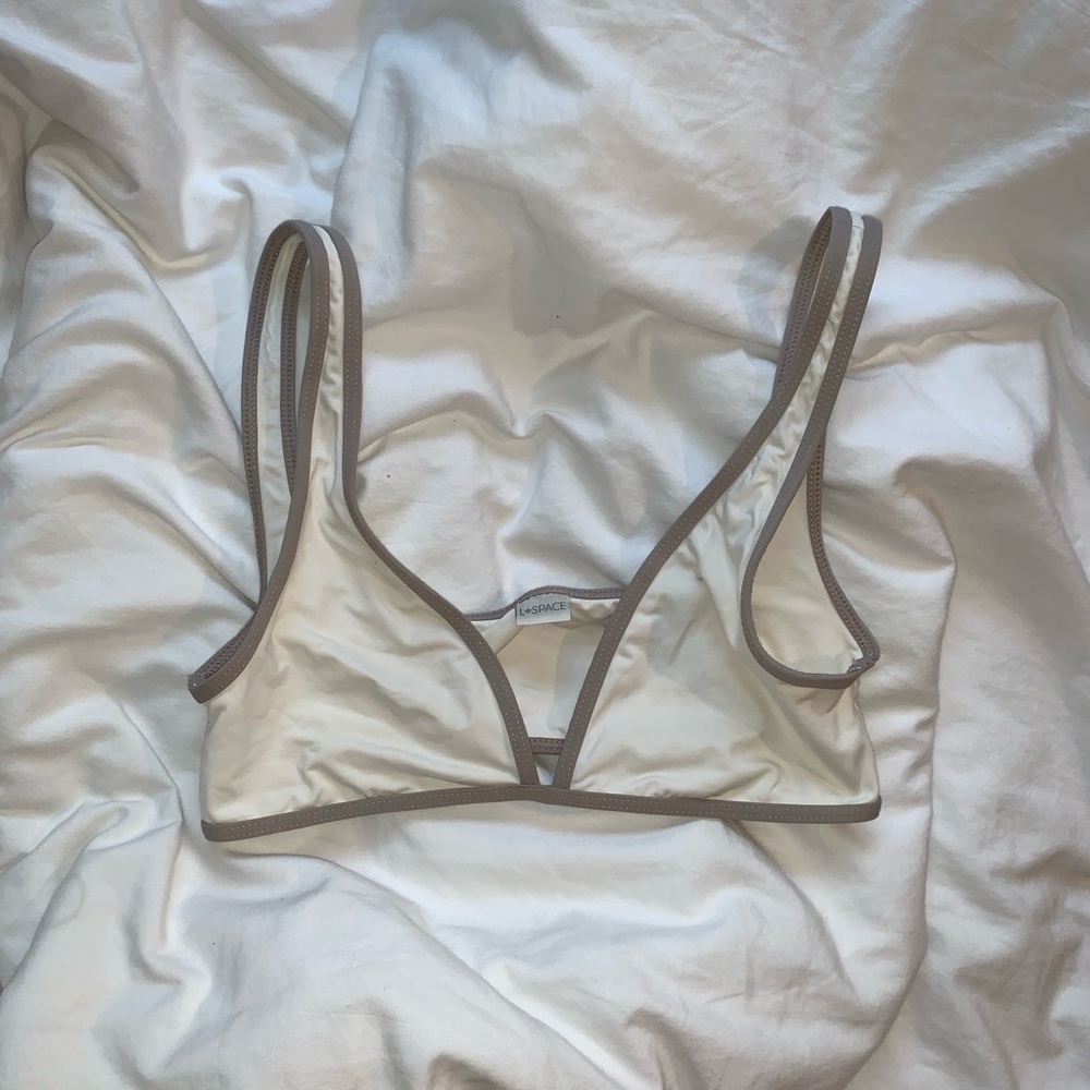 LSPACE TOP IN WHITE AND TAN TRIM REVERSIBLE